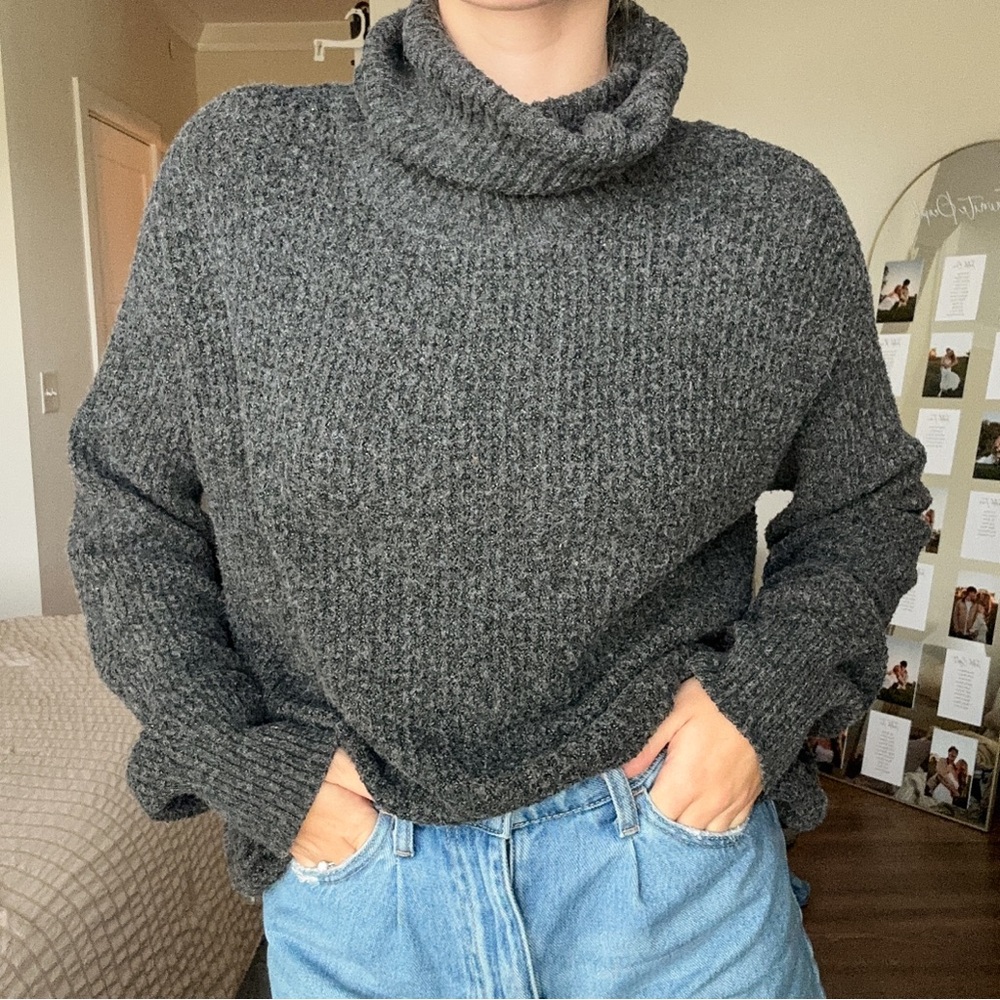 Abound Gray Chunky Knit Turtleneck Sweater